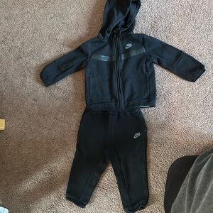 18 months Nike black matching sweats fits like 12 months